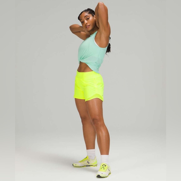 Lululemon Hotty Hot High-Rise Short 4"
Highlight Yellow neon 🌟 - Picture 4 of 12